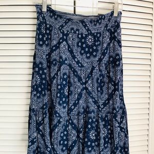 ST Johns bay size medium skirt Vguc